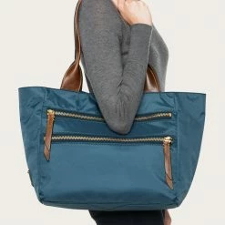 The Frye Company Ivy Tote Bags & Accessories