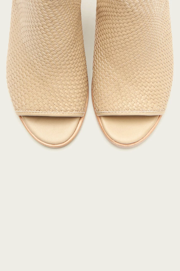 The Frye Company Women Dani Woven Shield 8 The Frye Company Women Dani Woven Shield