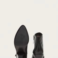 The Frye Company Women Lila Zip Short 12 The Frye Company Women Lila Zip Short