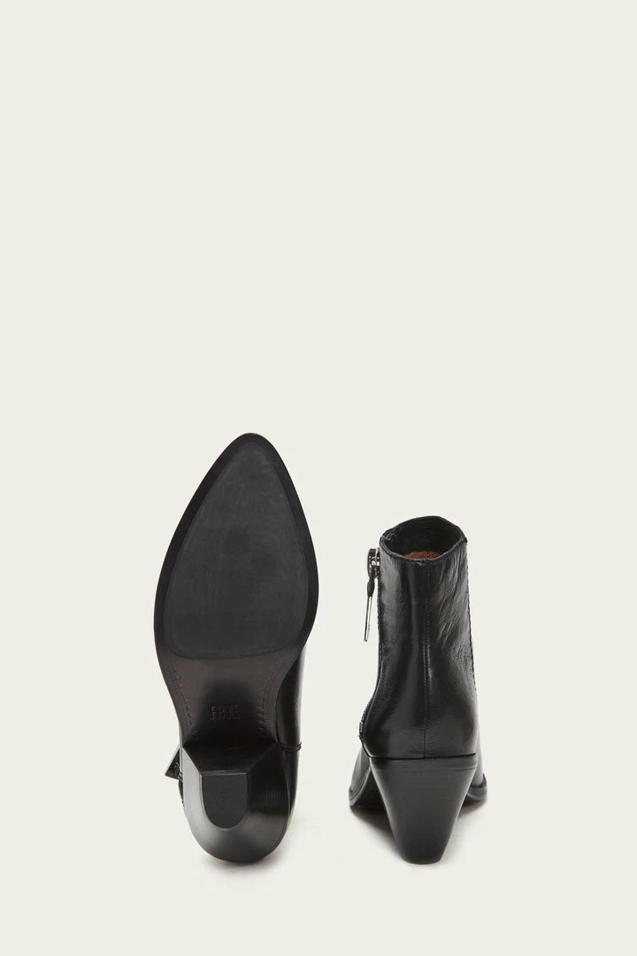 The Frye Company Women Lila Zip Short 6 The Frye Company Women Lila Zip Short