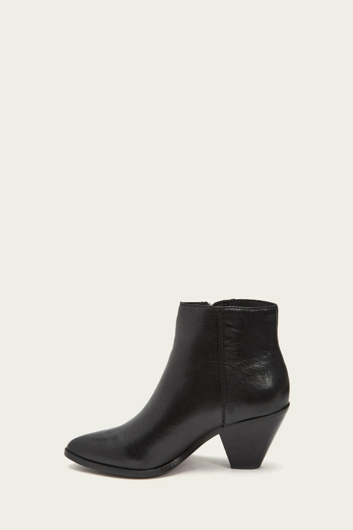 The Frye Company Women Lila Zip Short 5 The Frye Company Women Lila Zip Short