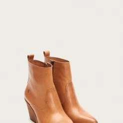 The Frye Company Amado Wedge