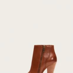 The Frye Company Women Remy Chelsea