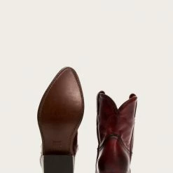 The Frye Company Billy Short Women