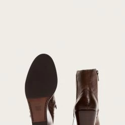 The Frye Company Women Emma Wedge Short