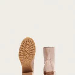 The Frye Company Sabrina 6G Lace Up