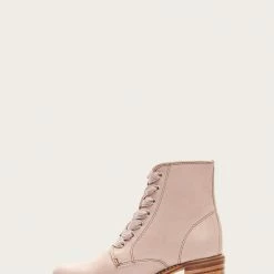 The Frye Company Sabrina 6G Lace Up