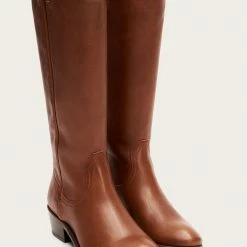 The Frye Company Carson Pull On Women
