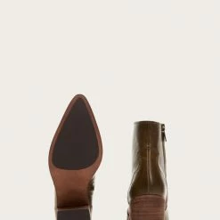 The Frye Company Flynn Short Inside Zip