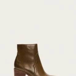 The Frye Company Flynn Short Inside Zip