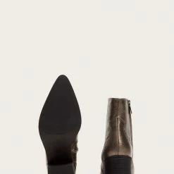 The Frye Company Flynn Short Inside Zip Women