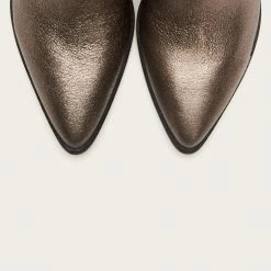 The Frye Company Flynn Short Inside Zip Women