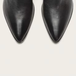 The Frye Company Flynn Short Inside Zip Women