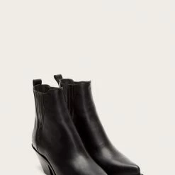 The Frye Company Women Elise Chelsea