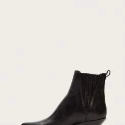 The Frye Company Women Elise Chelsea