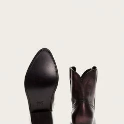 The Frye Company Women Billy Short