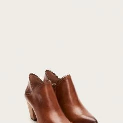 The Frye Company Women Reed Scallop Shootie