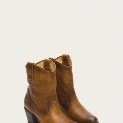 The Frye Company Jackie Button Short SHOES