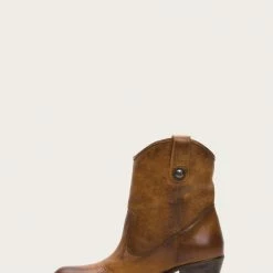 The Frye Company Jackie Button Short SHOES