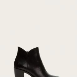 The Frye Company Women Noelle Inside Zip