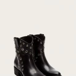 The Frye Company Women Diana Grommet Short