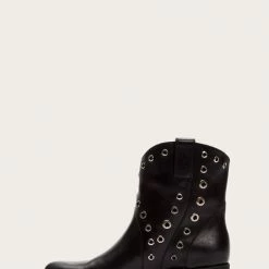 The Frye Company Women Diana Grommet Short