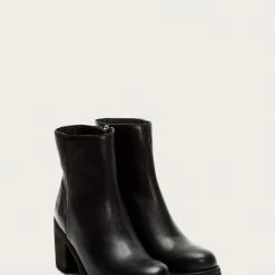 The Frye Company Women Karen Inside Zip Short