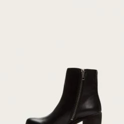 The Frye Company Women Karen Inside Zip Short