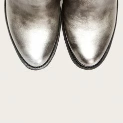 The Frye Company Women Mustang Grommet Short