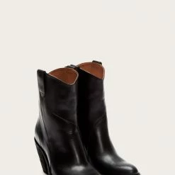 The Frye Company Mustang Seam Short Women