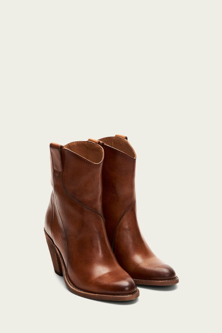 The Frye Company Mustang Seam Short Women 4 The Frye Company Mustang Seam Short Women