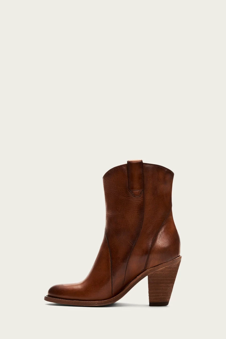 The Frye Company Mustang Seam Short Women 6 The Frye Company Mustang Seam Short Women