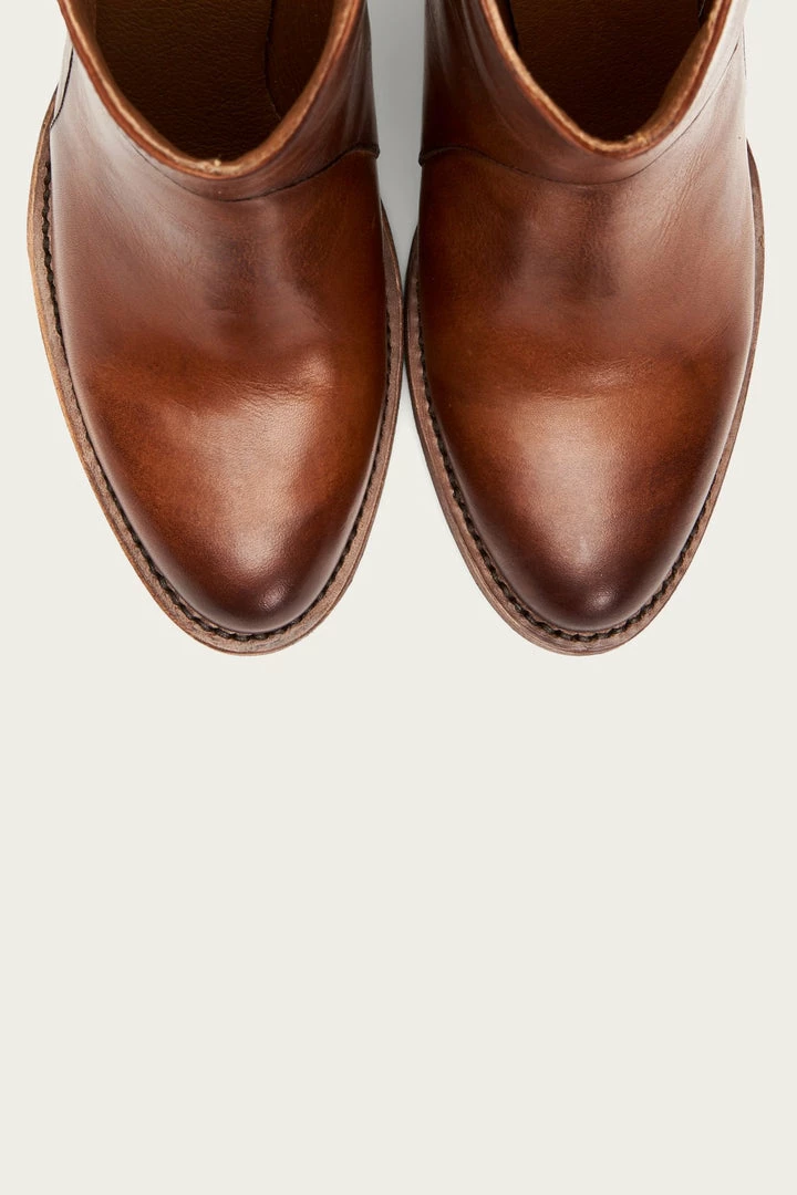 The Frye Company Mustang Seam Short Women 8 The Frye Company Mustang Seam Short Women