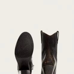 The Frye Company Women Mustang Seam Short