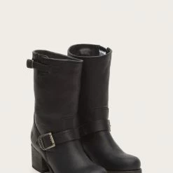 The Frye Company Women Vera Short