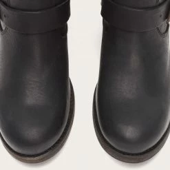 The Frye Company Women Vera Short