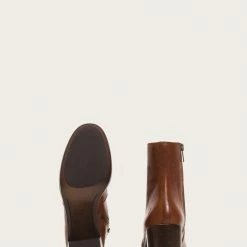 The Frye Company Women Joan Campus Short