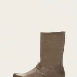 The Frye Company Women Veronica Short