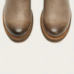 The Frye Company Women Veronica Short