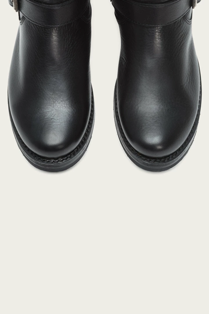 The Frye Company Veronica Back Zip Short Women 8 The Frye Company Veronica Back Zip Short Women