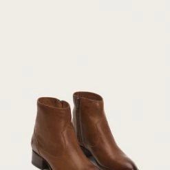 The Frye Company Brooke Short Inside Zip Women