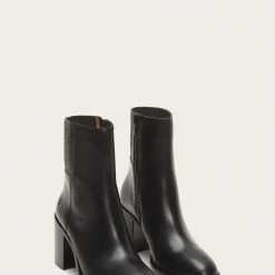 The Frye Company Women Pia Chelsea Short