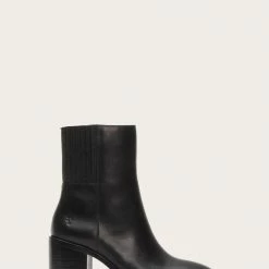 The Frye Company Women Pia Chelsea Short