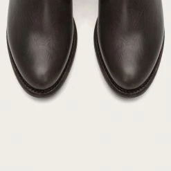 The Frye Company Leslie Artisan Short