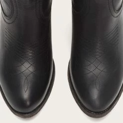 The Frye Company Women Ilana Pull On