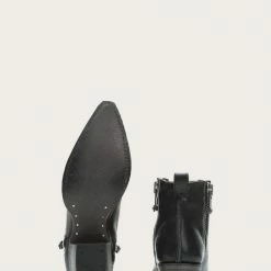 The Frye Company Women Sacha Moto Shortie