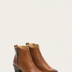 The Frye Company Women Sacha Moto Shortie