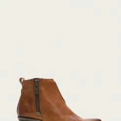 The Frye Company Women Sacha Moto Shortie