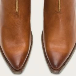 The Frye Company Women Sacha Moto Shortie