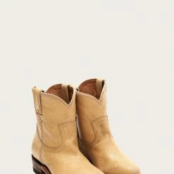 The Frye Company Billy Short Women